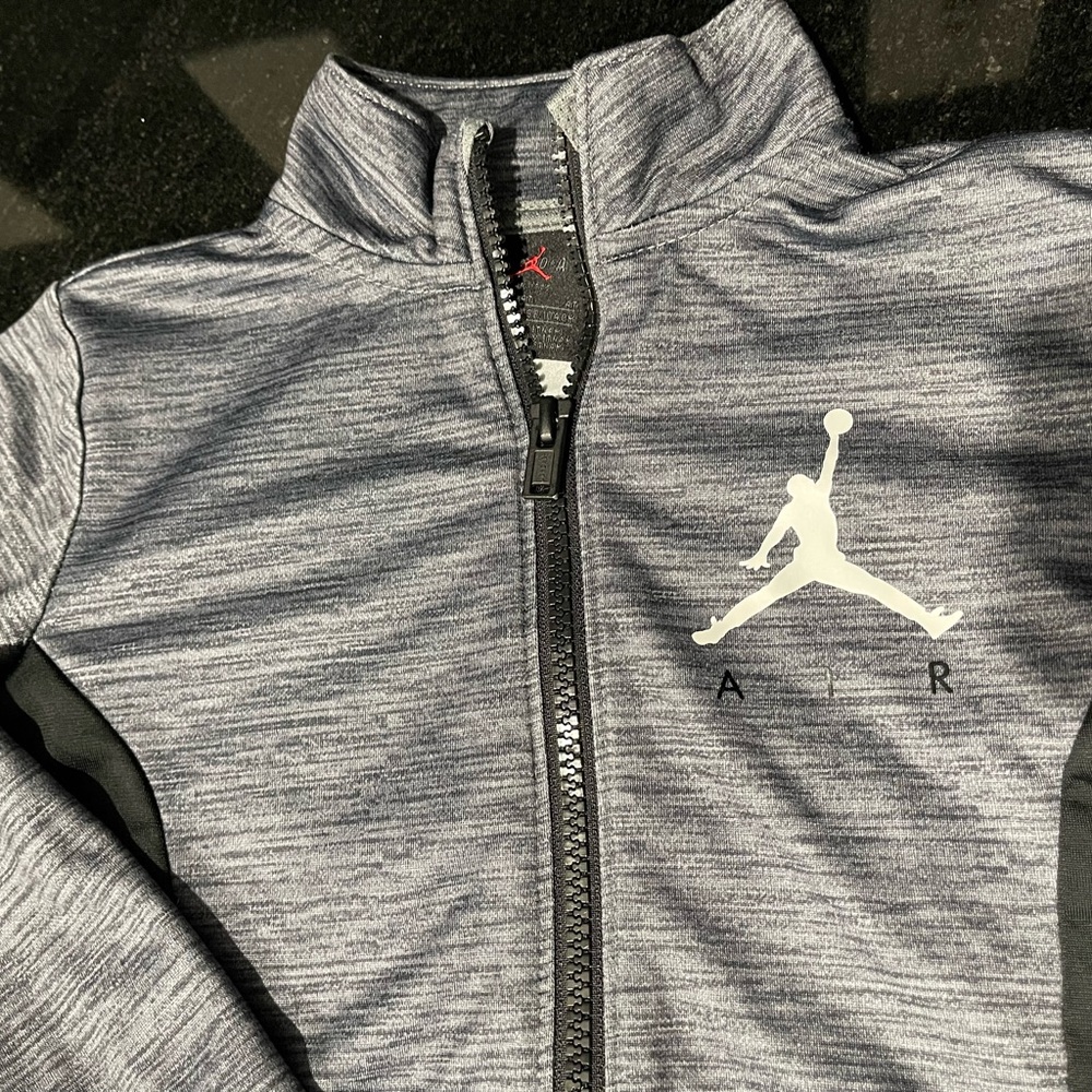 Jordan Air Heather Gray and Black Jacket kids size 4T - Picture 2 of 3